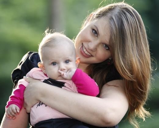 Carolinie Figueiredo e a filha Bruna