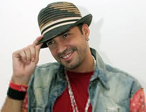 Já imaginou Latino cantando em show na festa do casamento de Mirella Santos e Ceará? Ele cobraria 80 mil reais!