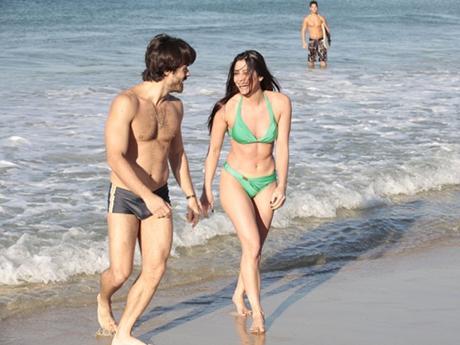 Carol Castro biquíni praia corpo Amor Eterno Amor