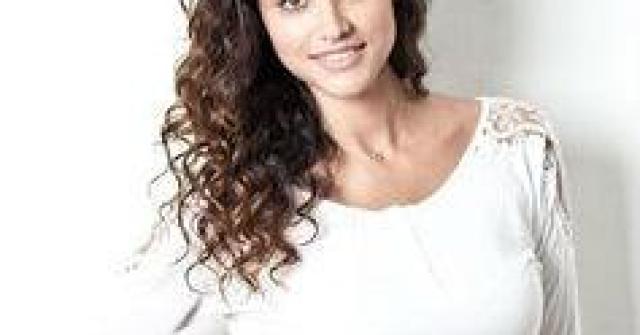 Sabia que a Tessália da novela Avenida Brasil, a Débora Nascimento, já engordou 26 kg e teve que perder tudo rapidamente?