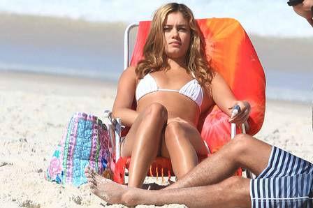 Foto de Sophie Charlotte na praia