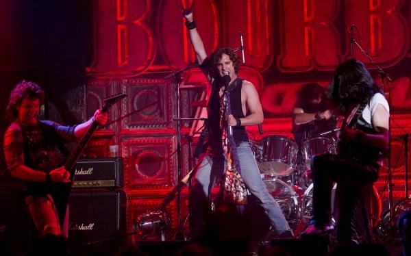Imagens de filme musical 'Rock of Ages'.