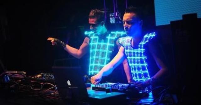 A casa de show Cenário de Jacareí recebe a dupla Marph e Erikk do Electrixx, confiram as fotos da noite