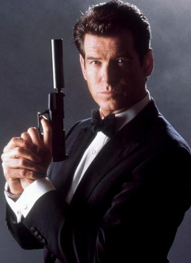 Pierce Brosnan é o quinto James Bond