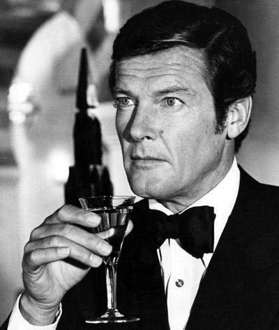 Roger Moore é o terceiro James Bond