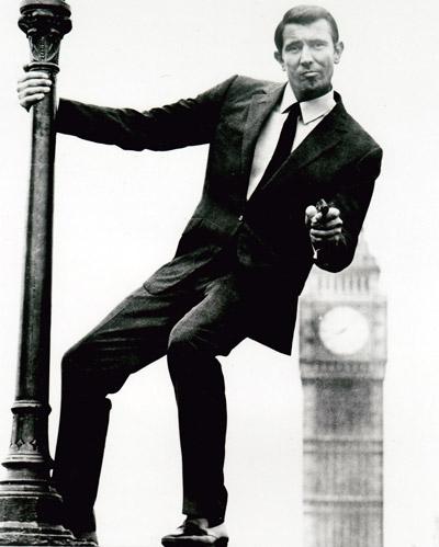 George Robert Lazenby é o segundo James Bond