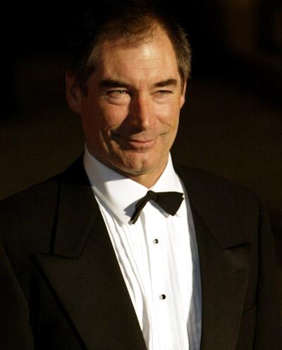 Timothy Dalton é o quarto James Bond