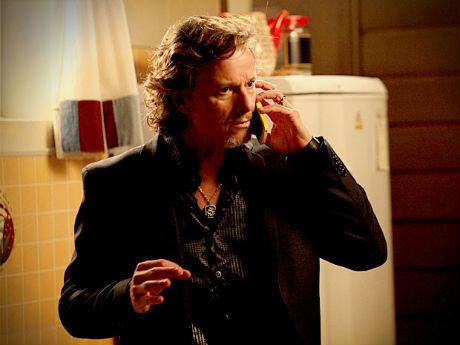 Max deu adeus à novela Avenida Brasil. Com o fim de Max, muitos perguntaram: 'Quem matou Max em Avenida Brasil?'. Vamos entender!