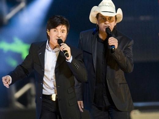 Chitaozinho e Xororó levou o prêmio pelo álbum Chitãozinho e Xororó 40 Anos Sinfônico