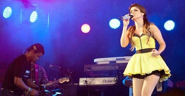 Paula Fernandes fez show no Caldas Country, em Caldas Novas (Foto: Mikeyas Coelho)