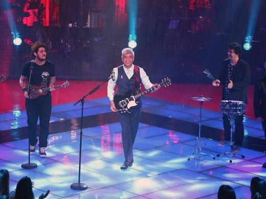 Lulu Santos encerra o The Voice Brasil cantando Um Certo Alguém