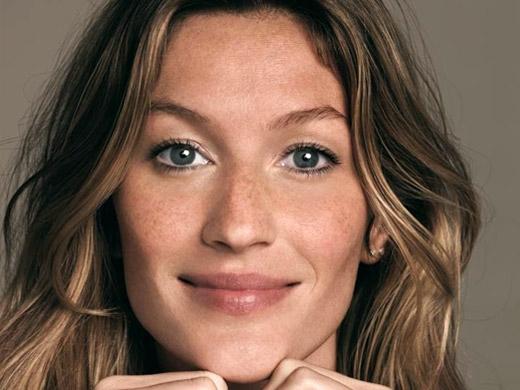Família de Gisele Bundchen que mora no Brasil embarca para assisir o nascimento do bebê