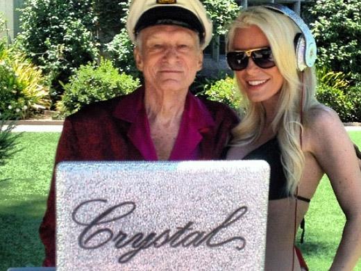 Hugh Hefner e Crystal Harris estão com casamento marcado
