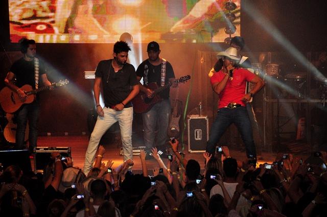 Show da dupla sertaneja do momento: Munhoz & Mariano na Estância Nativa