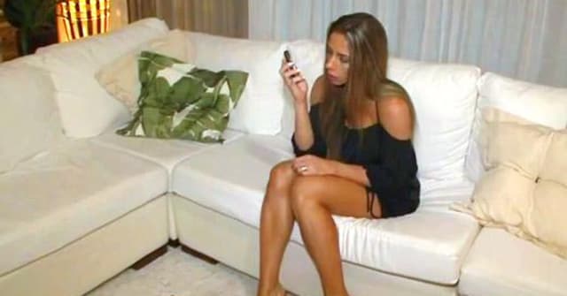 Mariana Mesquita prepara jantar romântico para o marido jogador de futebol, mas cadê ele?