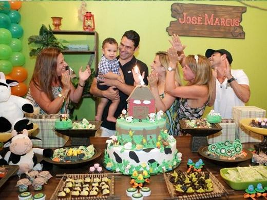 Família de Wanessa Camargo faz festa de aniversário para José Marcus