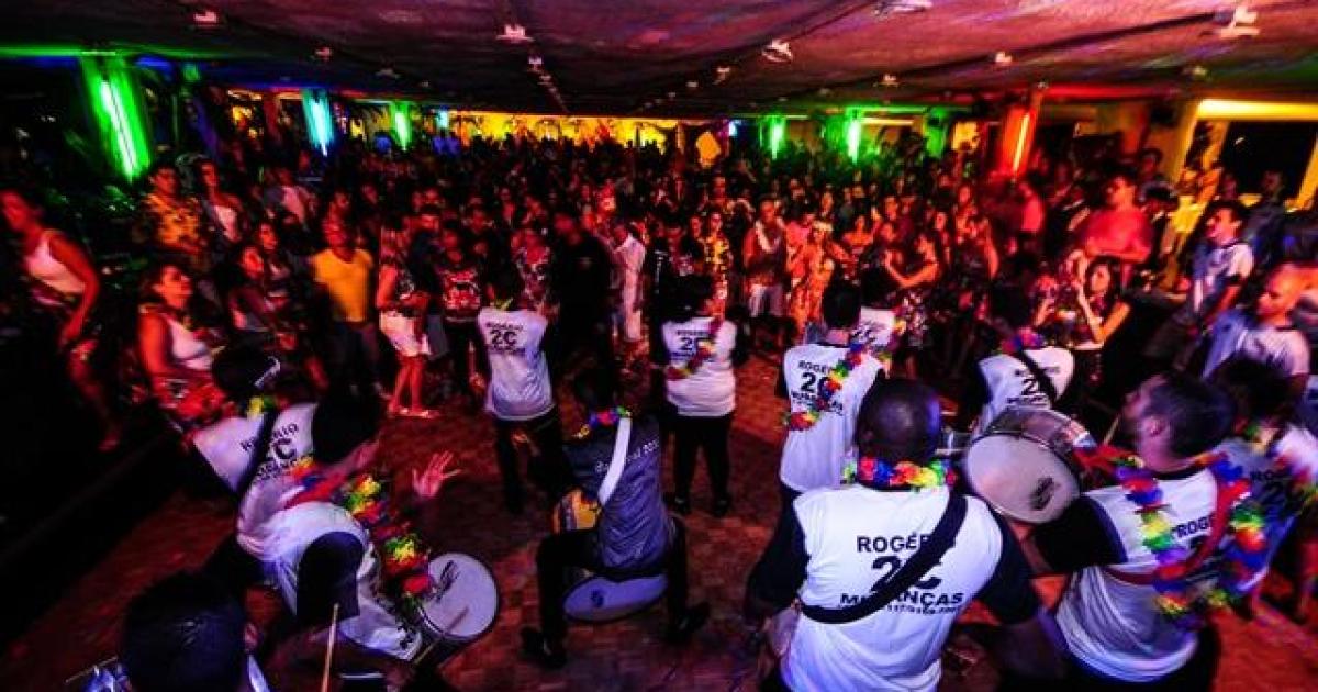 Baile do Hawaí abre os festejos do Carnaval Centenário da AESJ