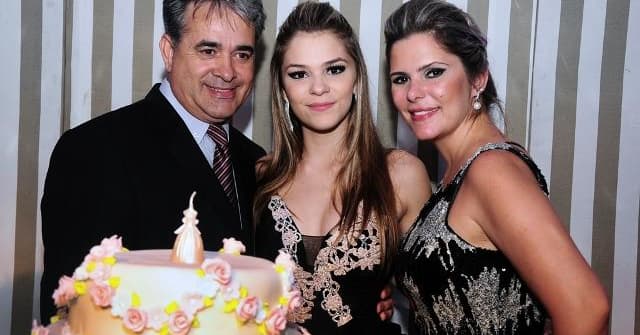 Gabriella Monstans ganha festa de 15 anos no Eivissa