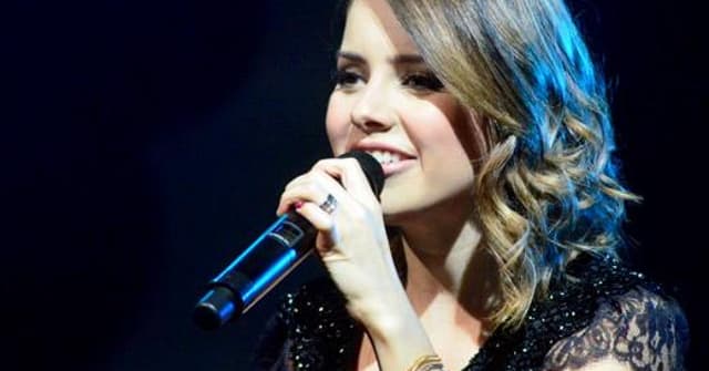 Nossa Wikipédia da cantora Sandy com bastidores dos tempos de Sandy e Junior; veja Instagram oficial e muito mais