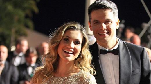 Marido e mulher na vida real, personagens de casal se encontram na novela
