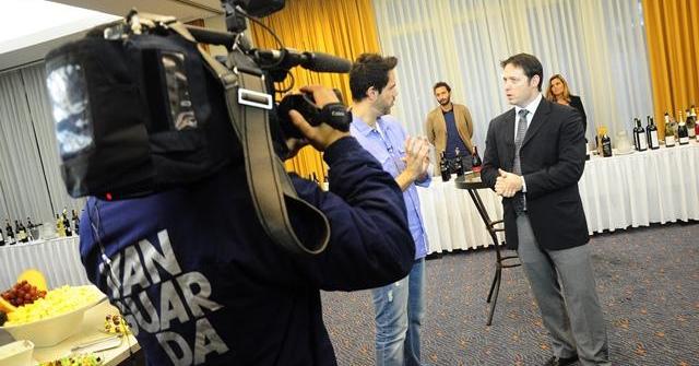 Marcelo Banhara realiza degustação dos vinhos Mistral no Novotel de São José dos Campos - SP