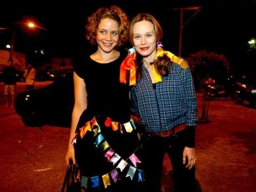 Leandra Leal e Mariana Ximenes em Festa Junina