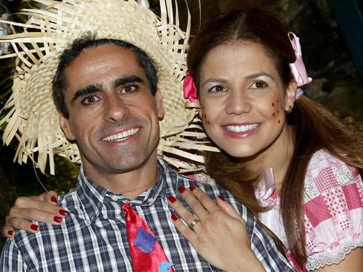 Nívea Stelmann com vestido de festa junina