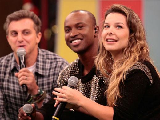 Thiaguinho Fernanda Souza Luciano Huck Caldeirão casamento noivado