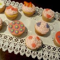 Festa de aniversário com cup cake personalizado