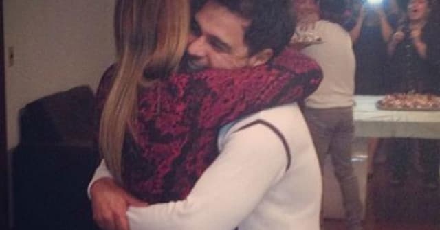 Abraço marca bom momento vivido pelo ex-casal Zilú e Zezé Di Camargo