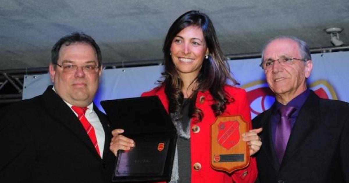 Centenário da Vermelhinha homenageia 23 pessoas em festa