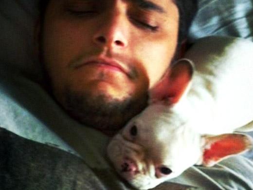Bruno Gissoni e seu cachorrinho