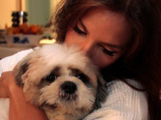 Ivete Sangalo e seu cão Bombom