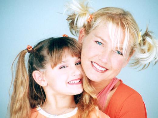 Já a filha de Xuxa, Sasha, desfilou de shortinho jeans nesta semana no Rio de Janeiro