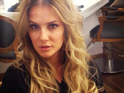 Deborah Secco cabelo loira loirão