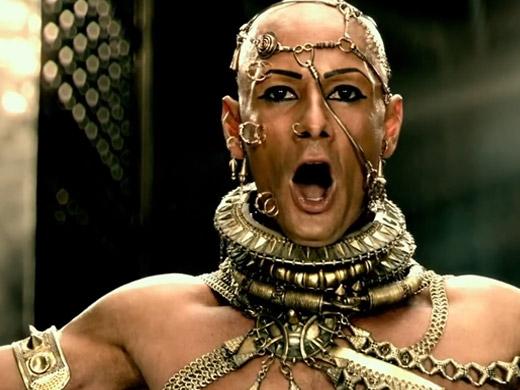 Veja Rodrigo Santoro no papel de Xerxes, Rei da Pérsia, no filme 300: A Ascensão do Império