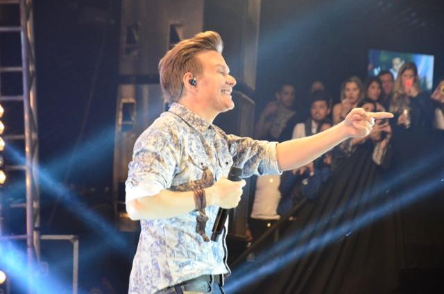 Michel Teló está de volta ao palco da Estância Nativa Sertaneja em Caçapava