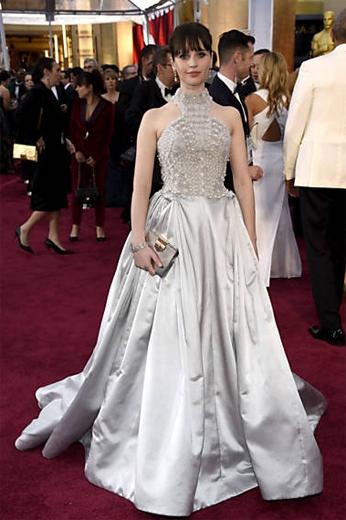 Atriz Felicity Jones brilha no Oscars