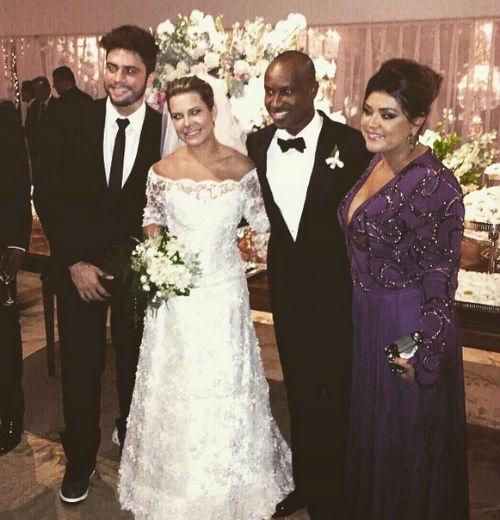 Casamento de Thiaguinho e Fernanda Souza: famosos fazem a festa