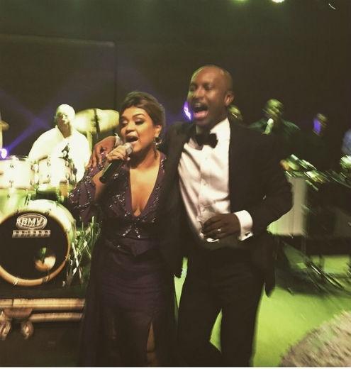 Casamento de Thiaguinho e Fernanda Souza: famosos fazem a festa
