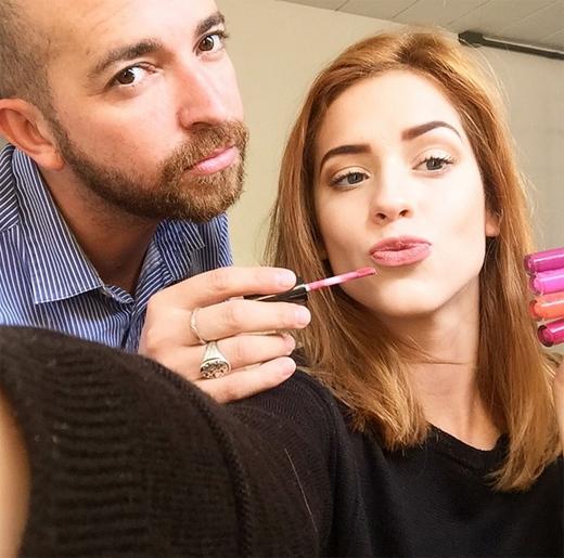 Sophia Abrahão corta cabelo ruivo e exibe fotos das madeixas