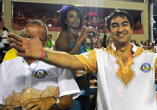 Fotos com momentos da carreira de Zeca Camargo