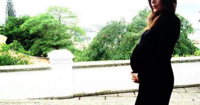 Grávida, Carolina Ferraz desabafa sobre gestação após os 40 anos de idade; será segunda filha