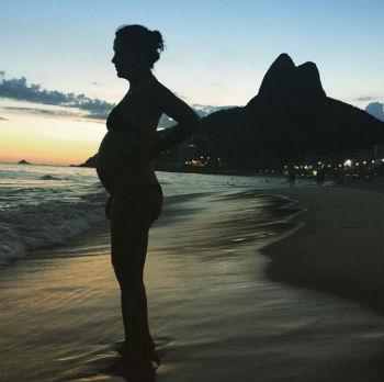 Carolina Ferraz grávida barrigão barriga