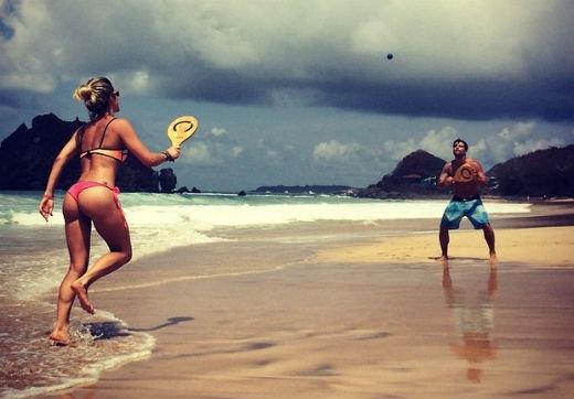 Giovanna Ewbank biquíni praia corpo perfeito