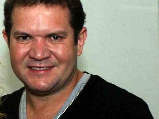 Chimbinha sozinho traiu solteiro
