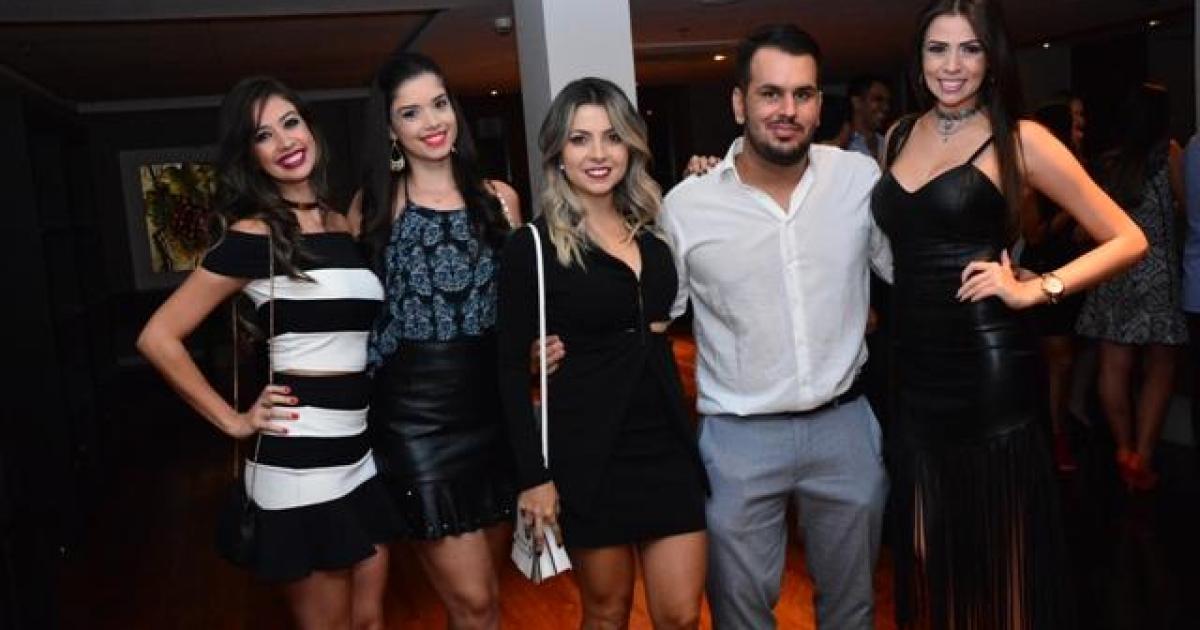 Paulo Camargo capricha na festa de aniversário no Le Palmier Restaurant