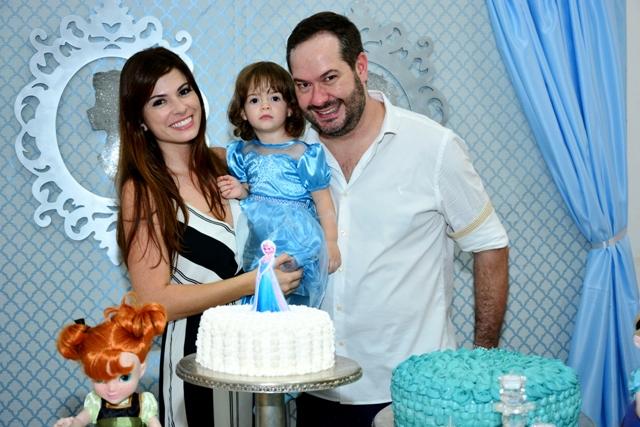 Com o tema Frozen a Coluna Social de OsPaparazzi acompanha a comemoração de - Larinha Nunes - em São José dos Campos - SP