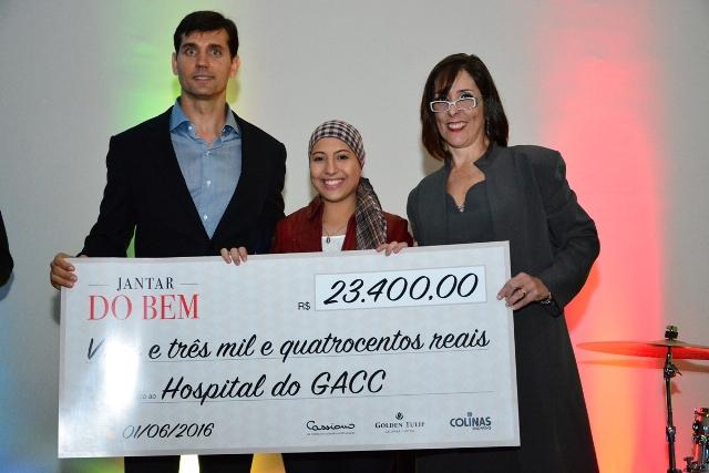 Grupo de Assistência a Criança com Câncer arrecada R.400,00 em jantar beneficente no Cassiano Restaurante em São José dos Campos - SP