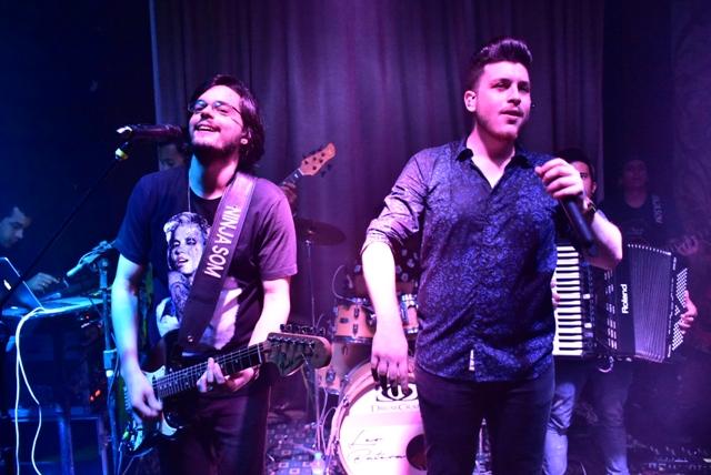 Pedro Henrique e Matheus são atração do Sertanejo Premium desta 5a.feira
